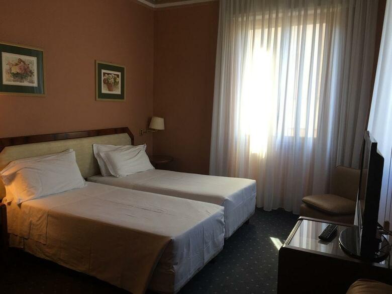 Hotel Bristol