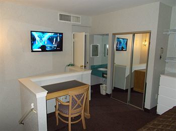 Madison Suites Hotel