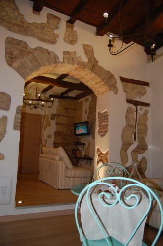 Bed & Breakfast Arch�