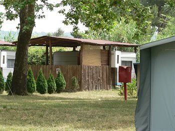 Camping Village Internazionale Lago Di Bracciano