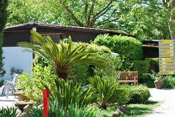 Camping Village Internazionale Lago Di Bracciano