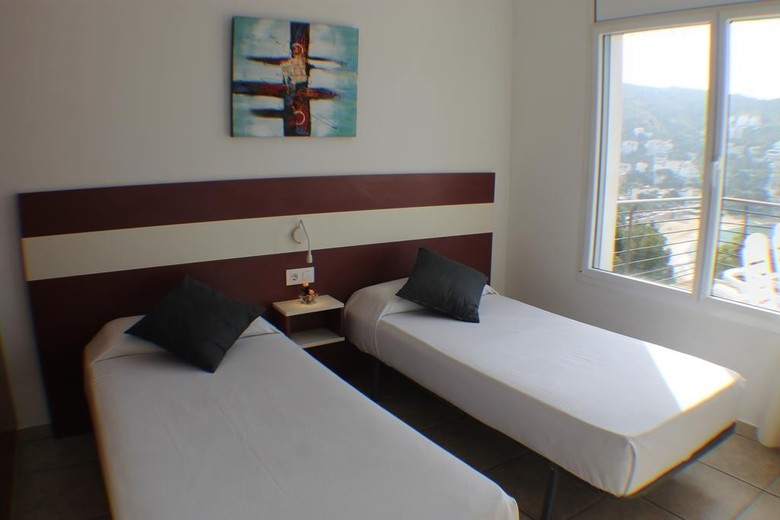 Agi Rodas Apartments