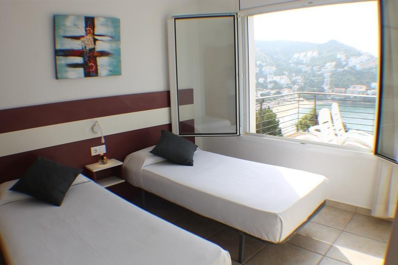 Agi Rodas Apartments