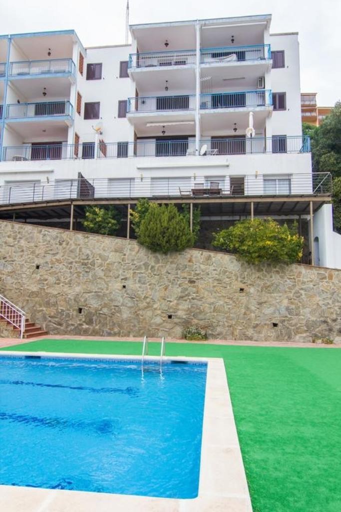 Agi Rodas Apartments