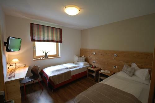 Hostal Monti Pallidi B&B Apartments