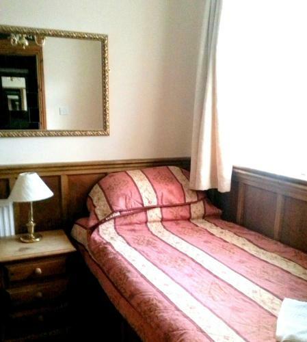 Riverside Hotel
