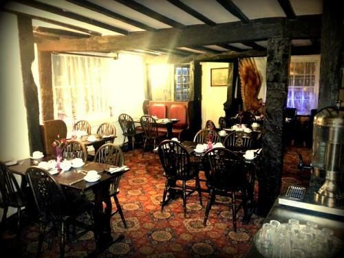 Riverside Hotel