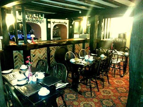 Riverside Hotel