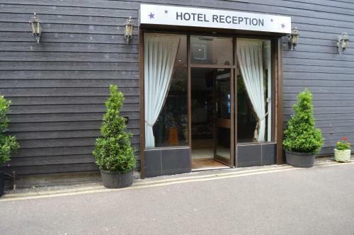 Hostal Globe Hotel