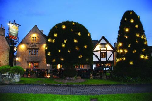 Posada The Broadway Hotel