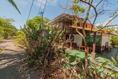 Hotel Cabinas Balcon Del Mar Tortuguero