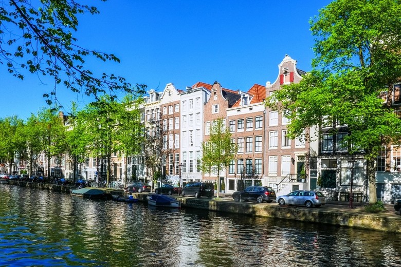 Ambassade Hotel