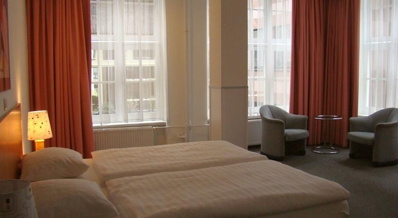 Rho Hotel