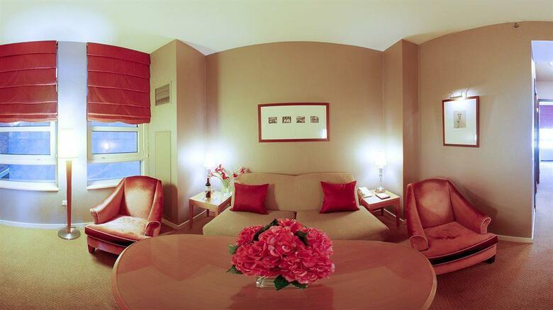 Hotel Giraffe