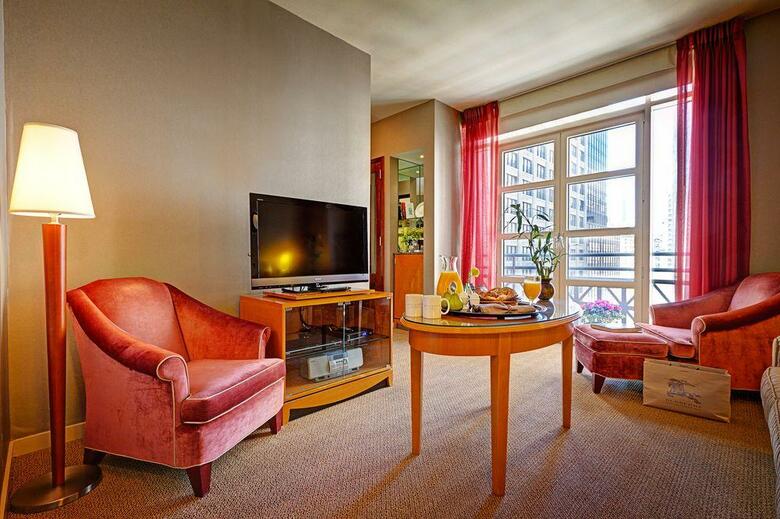 Hotel Giraffe