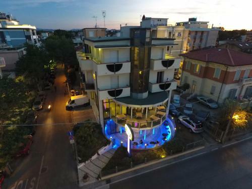 Amba Hotel