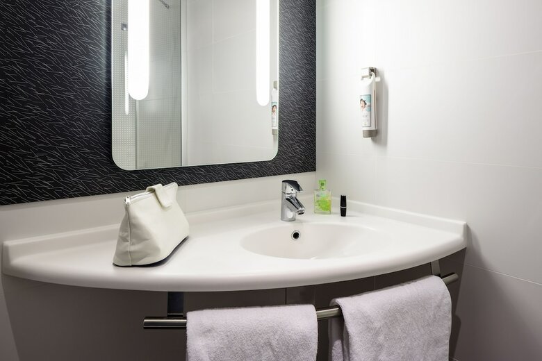 Hotel Ibis Saint Quentin Basilique
