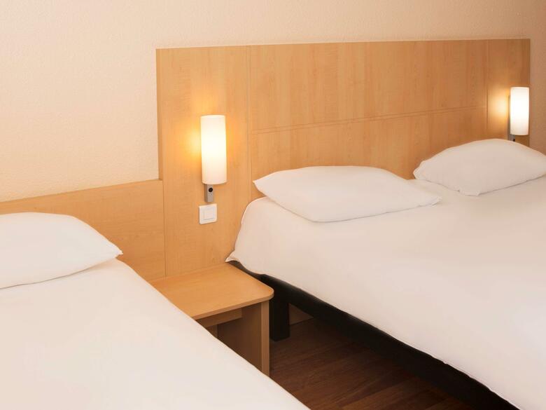 Hotel Ibis Saint Quentin Basilique