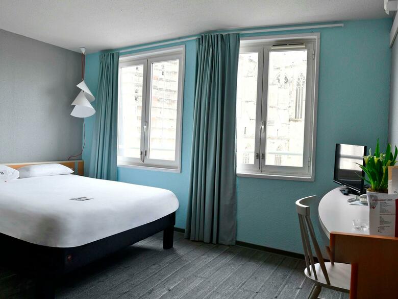 Hotel Ibis Saint Quentin Basilique