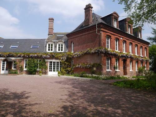 Bed & Breakfast Chambres D'h�tes Et Roulottes Le Clos Du Quesnay