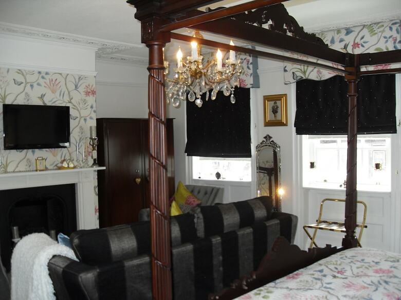 Jessop House - Bed & Breakfast