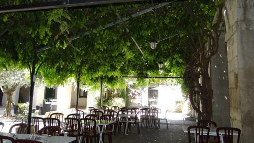 Le Clo�tre Des Dominicains