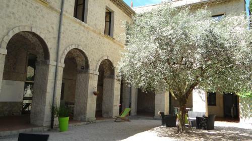 Le Clo�tre Des Dominicains