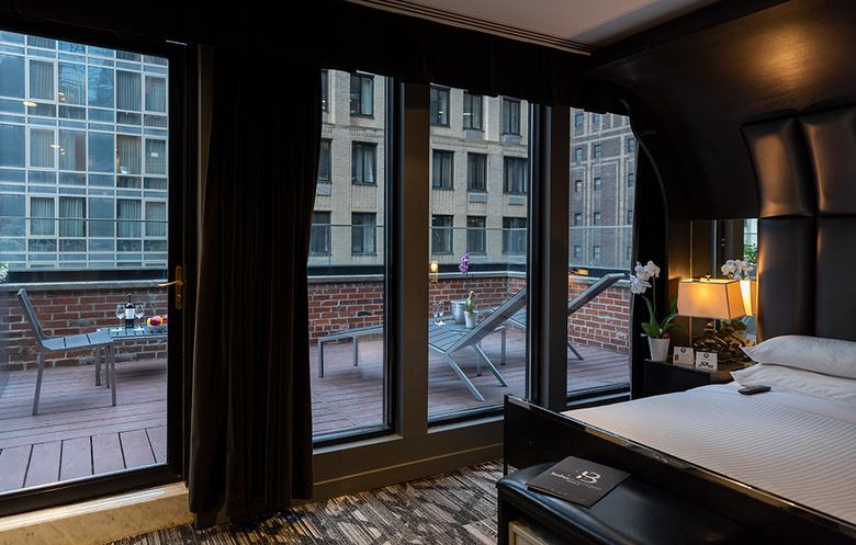Hotel Night