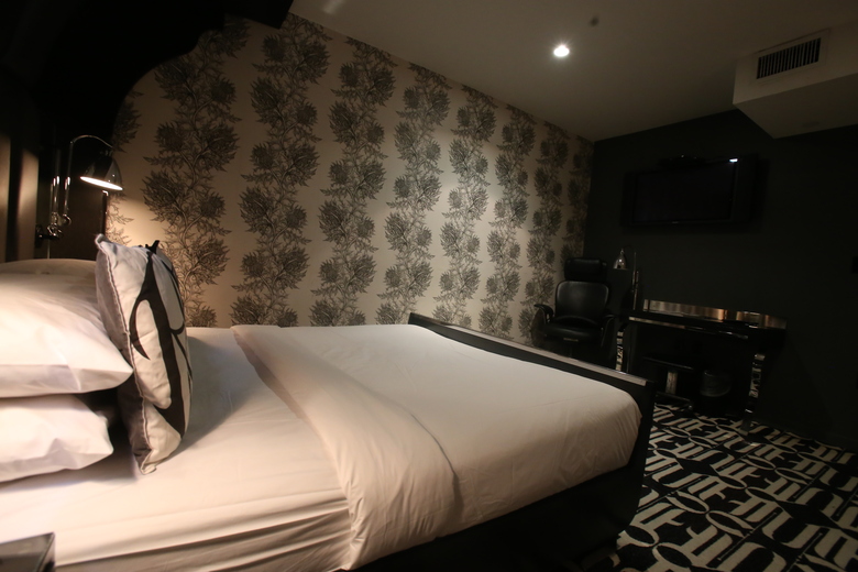 Hotel Night
