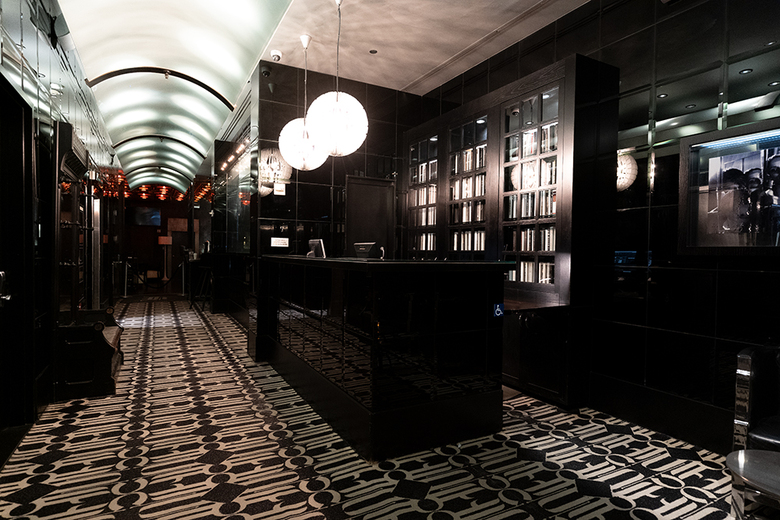Hotel Night