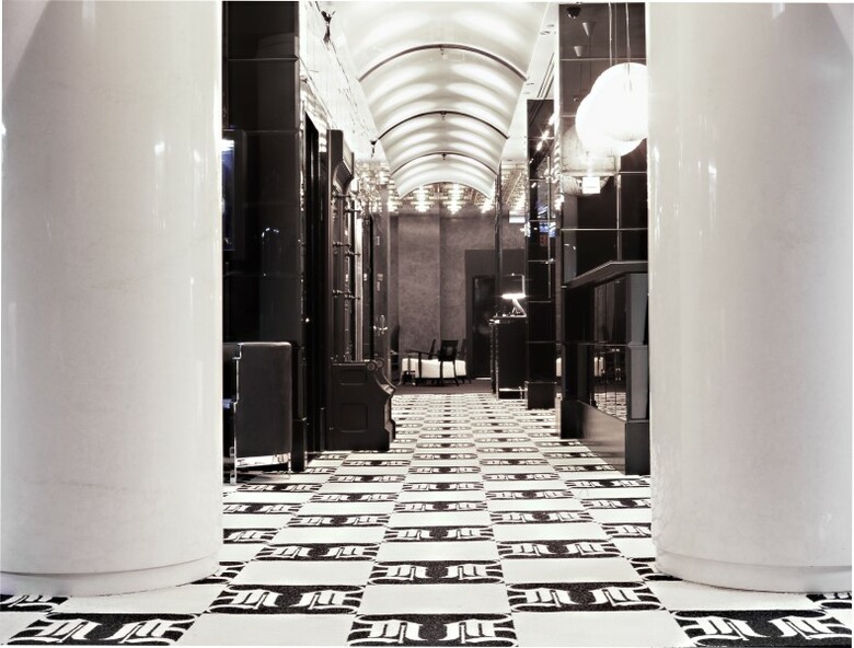 Hotel Night