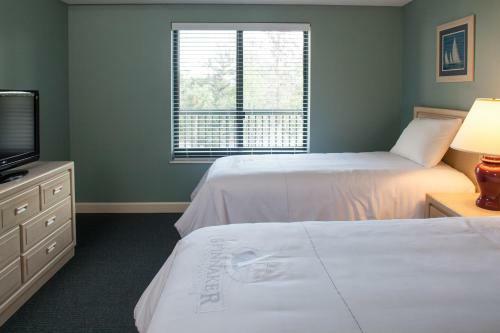 Hotel Waterside Resort By Spinnaker