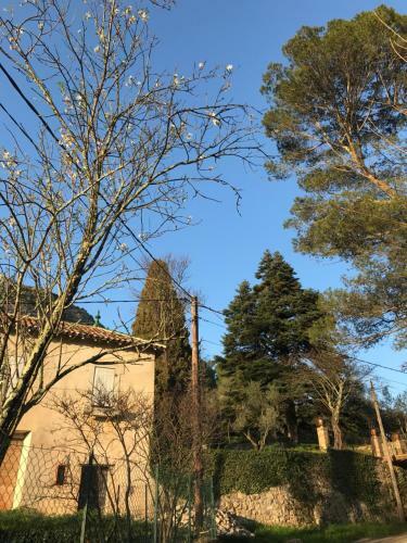 Bed & Breakfast Les Montades Chambres D'h�tes