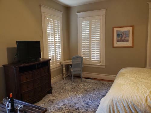 Bed & Breakfast Iron Horse Inn