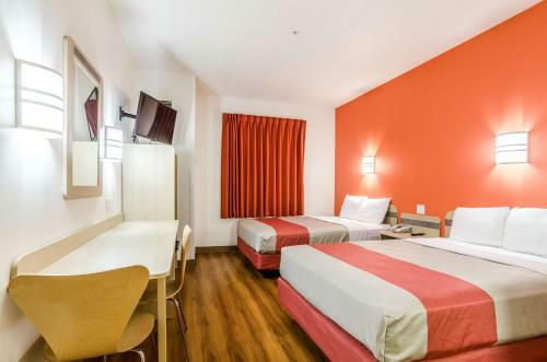 Motel 6 Kearney
