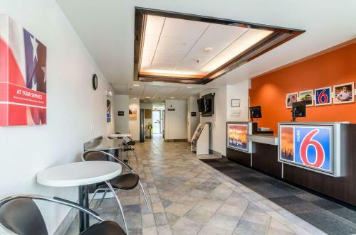 Motel 6 Kearney