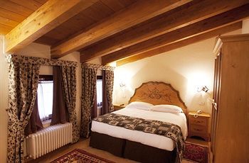 Hotel Garn� Astoria