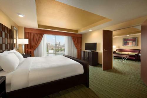 Embassy Suites East Peoria Hotel And Riverfront Conference Center