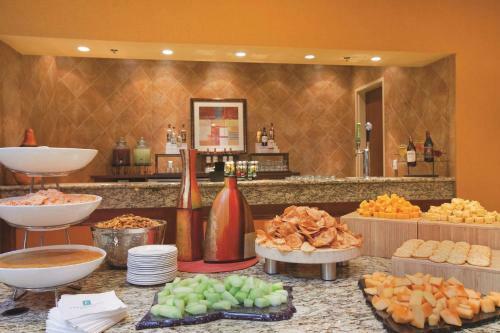 Embassy Suites East Peoria Hotel And Riverfront Conference Center