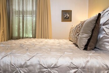 Stonehurst Place Bed & Breakfast
