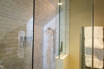 Stonehurst Place Bed & Breakfast