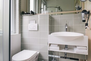 Stonehurst Place Bed & Breakfast