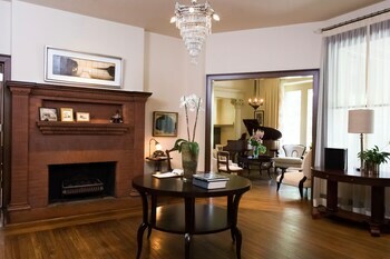 Stonehurst Place Bed & Breakfast