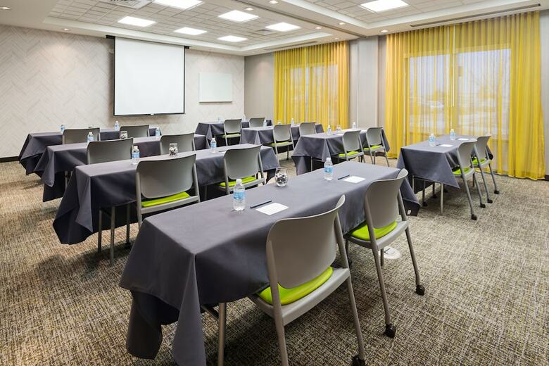 Hotel Springhill Suites By Marriott Denver Airport