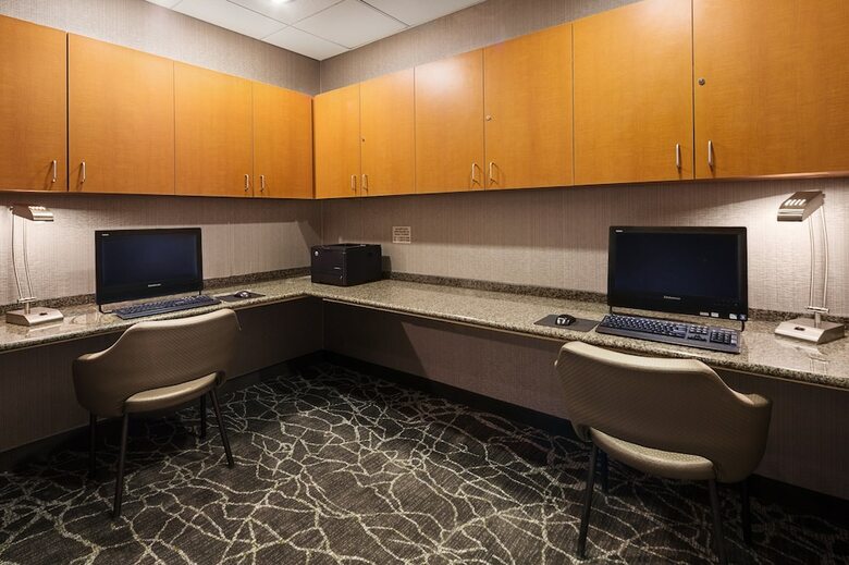 Hotel Springhill Suites By Marriott Denver Airport