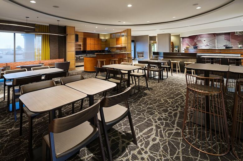 Hotel Springhill Suites By Marriott Denver Airport
