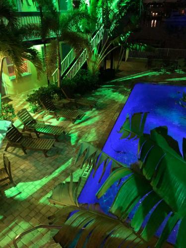 Motel Surf N' Sand
