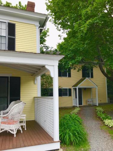 Yellow House Bed And Breakfast