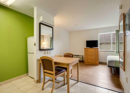 Hotel Studio 6 Sulphur