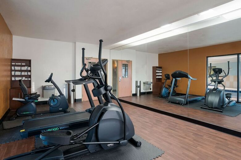 Hotel Comfort Suites Suffolk - Chesapeake